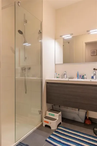Spacious 3-Bedroom Apartment with Garage in Attractive Ukkel Location - Image 3