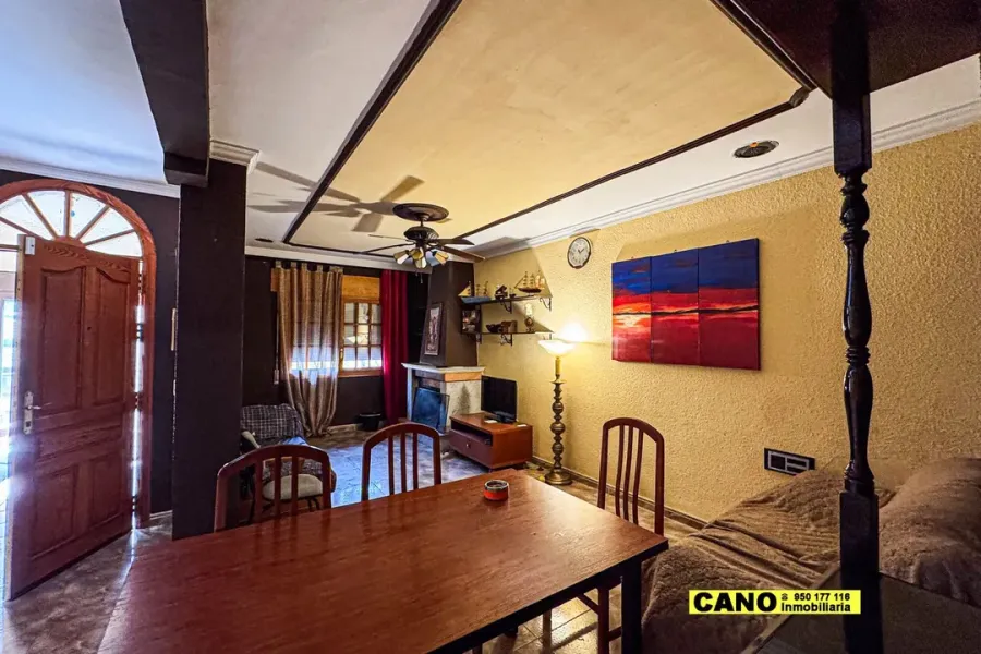 Spacious 4-Bedroom Dúplex Apartment in Prime Aguadulce Location - Image 5