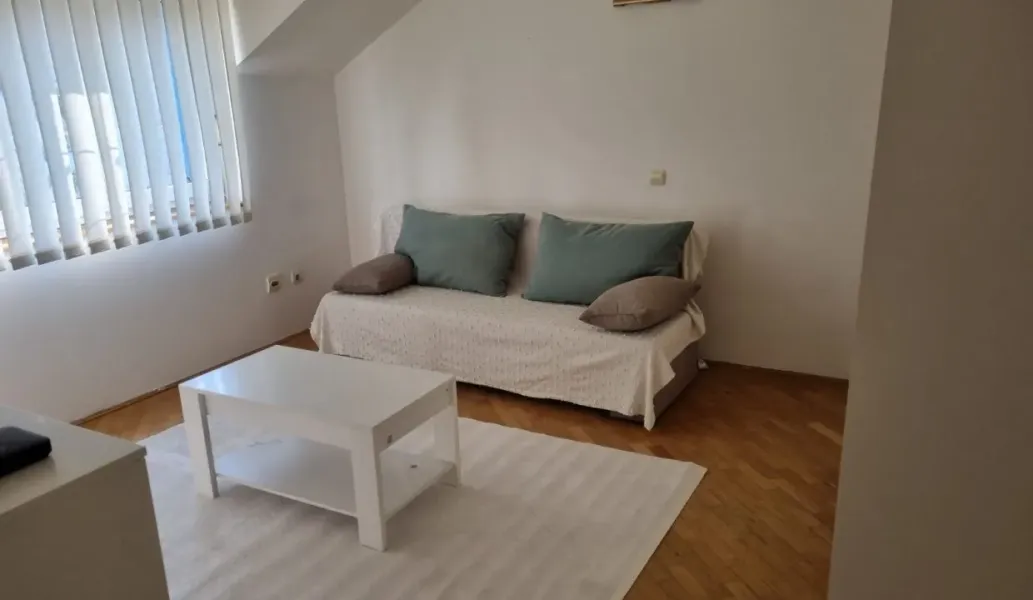 Spacious 5-Bedroom Apartment in Belgrade's Banovo Brdo Center - Image 3