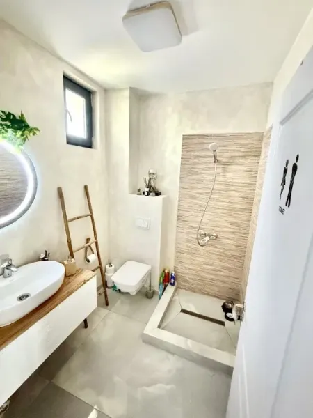 Spacious New Duplex House with 4 Bedrooms in Pantelimon, Romania - Image 2