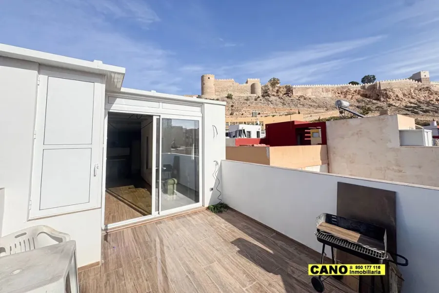 Spacious Duplex Apartment with Terrace in Almería, Spain - Image 2