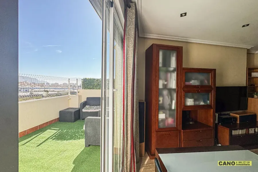 Spacious 3-Bedroom Sea View Apartment with Private Terrace - Image 4
