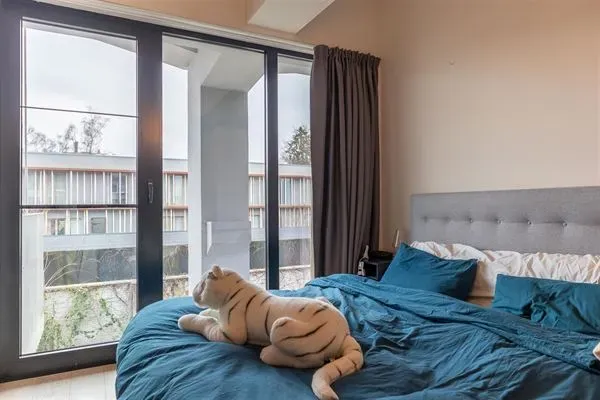 Spacious 3-Bedroom Apartment with Garage in Attractive Ukkel Location - Image 1