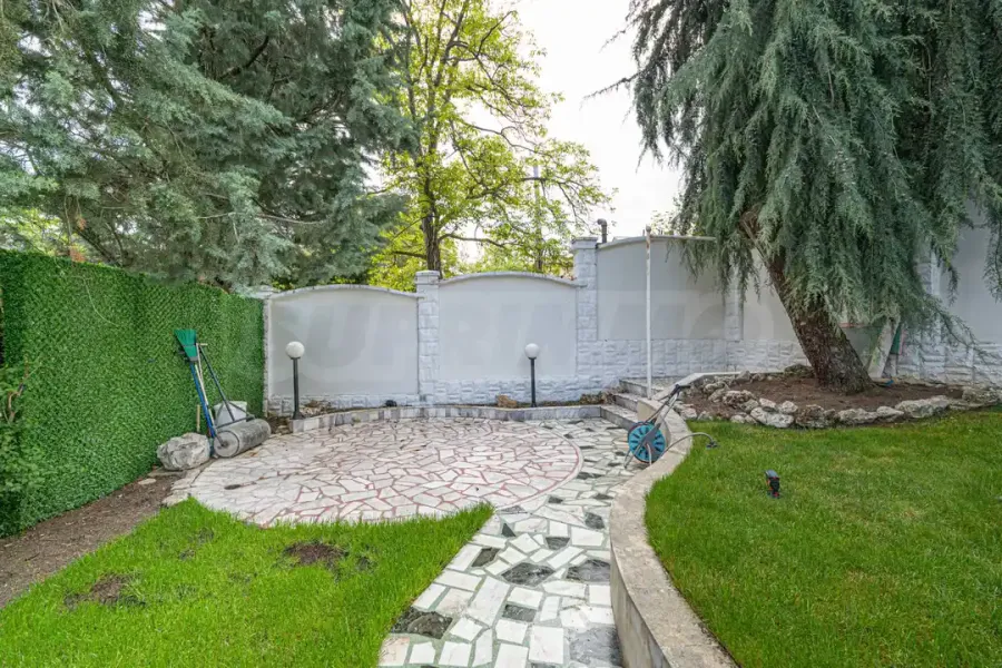 Luxury Villa Mount Vitosha View - Image 4