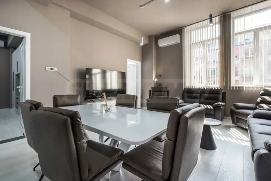 Spacious, Fully Furnished Apartment in Varna City Center - Image 2