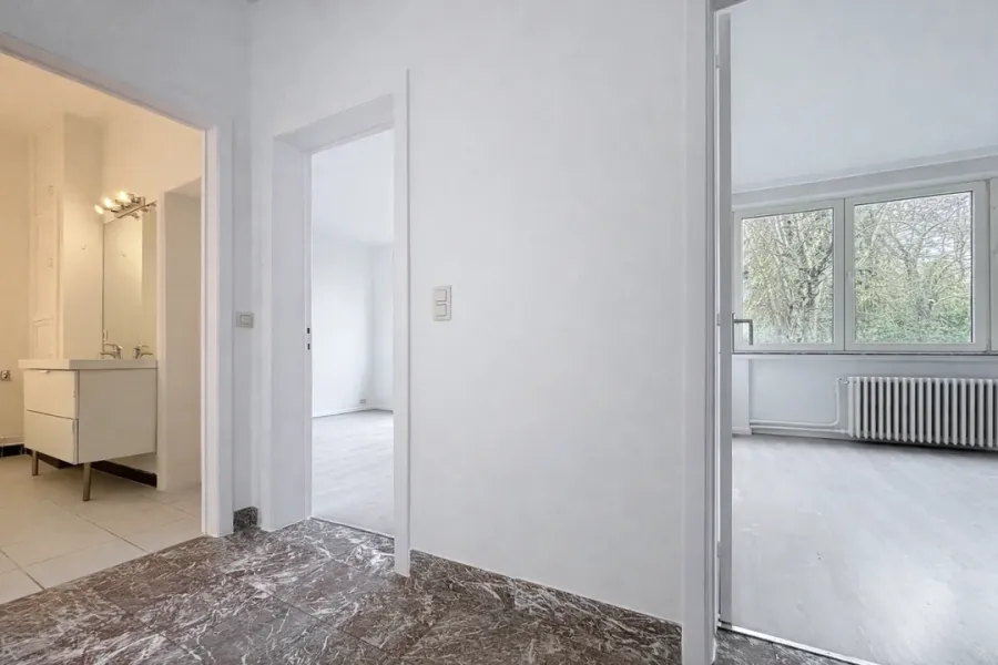 Bright 2-Bed Brussels Apartment with Terrace - Avenue de l'Amarante - Image 2