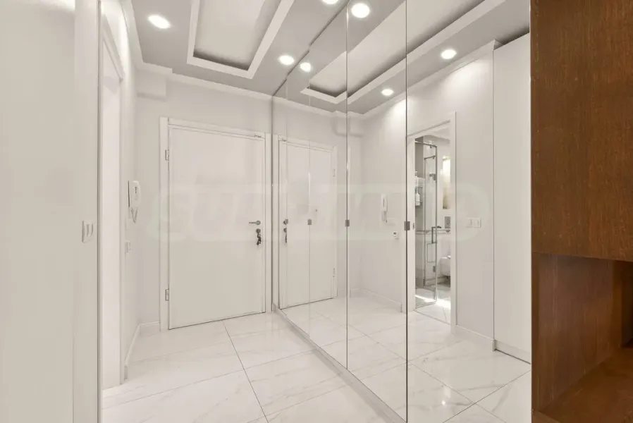 Luxury 3-bedroom apartment in Zelenika, Varna. - Image 1