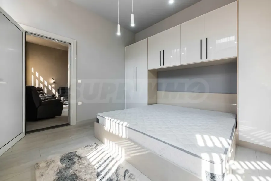 Spacious, Fully Furnished Apartment in Varna City Center - Image 4