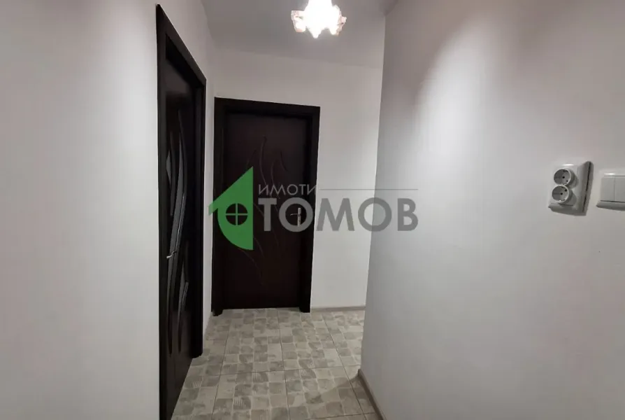 Spacious, Renovated 3BR Apartment with Great Views in Stara Zagora - Image 4