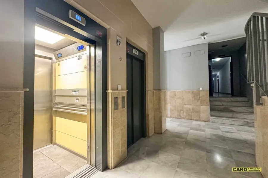 Spacious 3-Bedroom Apartment in Las Salinas, Roquetas de Mar - Image 1