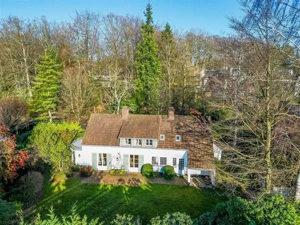 Renovate This Architect-Designed Villa with Stunning Garden in Ukkel - Image 5