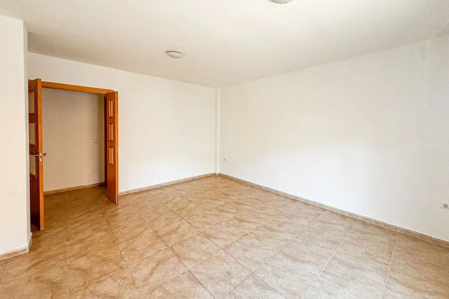 Spacious 3-Bedroom Apartment with Garage and Elevator in Viator - Image 1