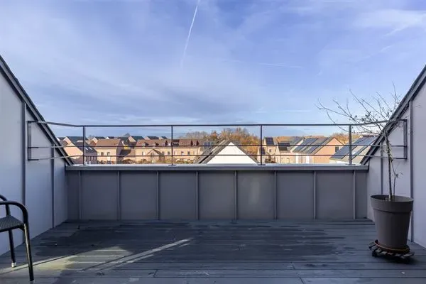 Spectacular High-End Penthouse with Terrace and Two Parking Spaces - Image 5