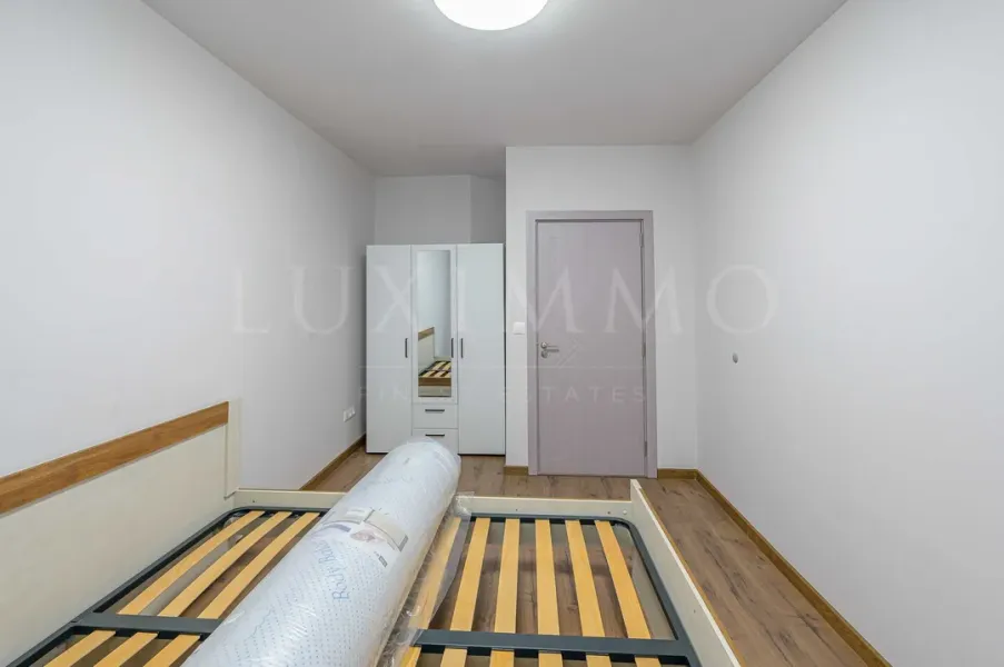 Strelbishte Medical University Apartment With Parking - Image 4
