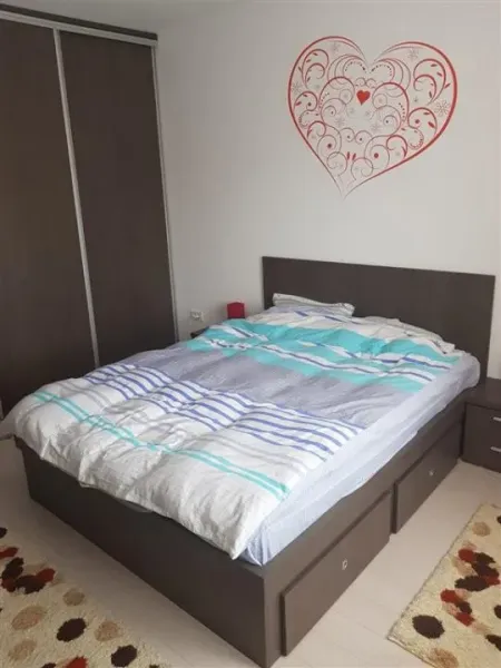Spacious Fully Furnished 2-Bedroom Apartment with Balcony in Bucharest - Image 4