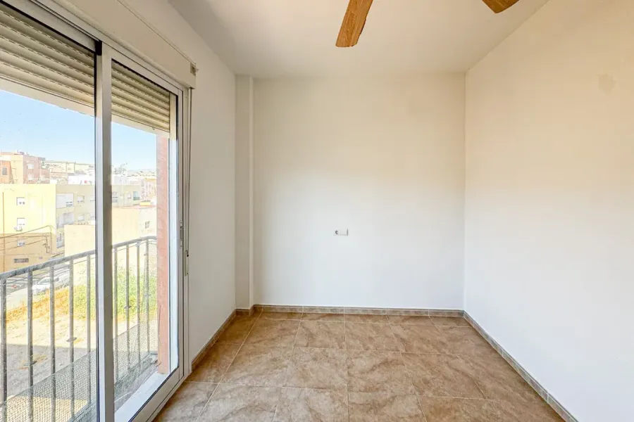 Spacious 3-Bedroom Apartment with Garage and Elevator in Viator - Image 3