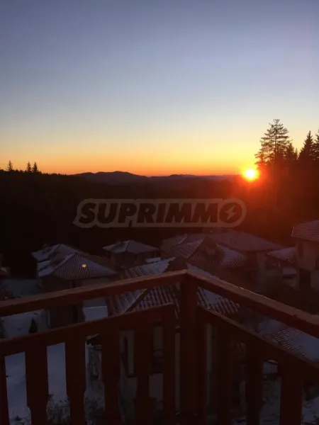 Spacious Apartment with Mountain Views in Pamporovo, Bulgaria - Image 1