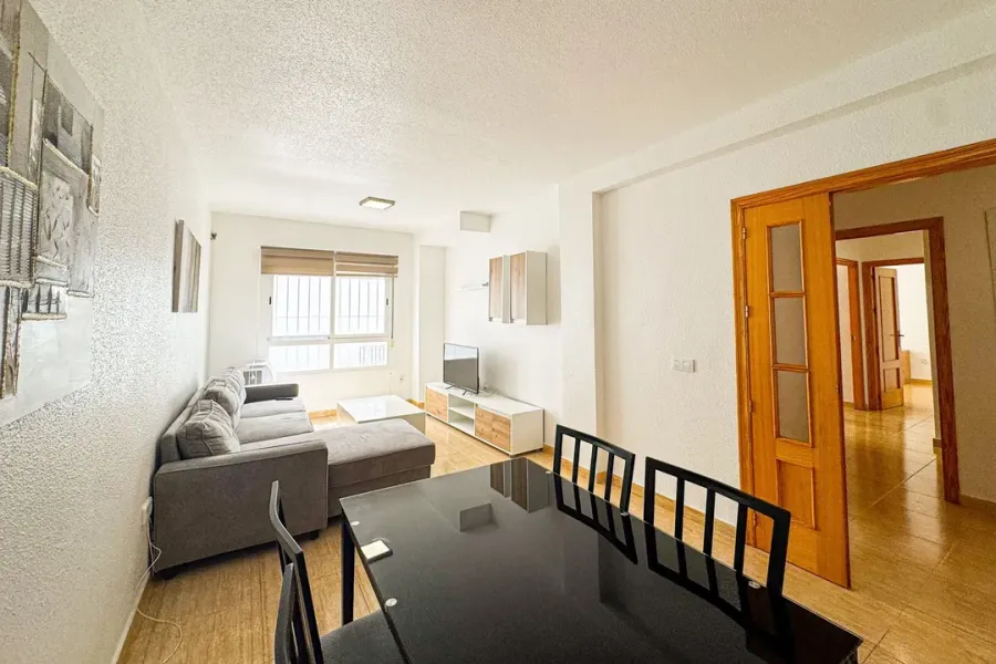Spacious 3-Bedroom Apartment with Elevator in Beautiful Carboneras - Image 5