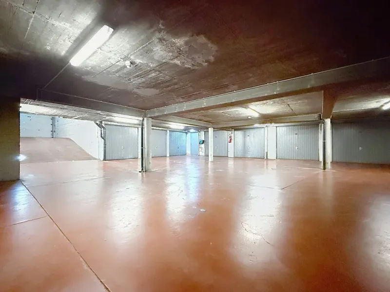 Spacious 6-Bedroom Apartment with Terraces in Woluwe-Saint-Lambert - Image 4