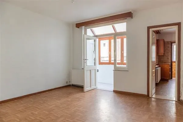 Spacious 5-Bedroom House Near Notre-Dame de Lourdes, Jette, Belgium - Image 1
