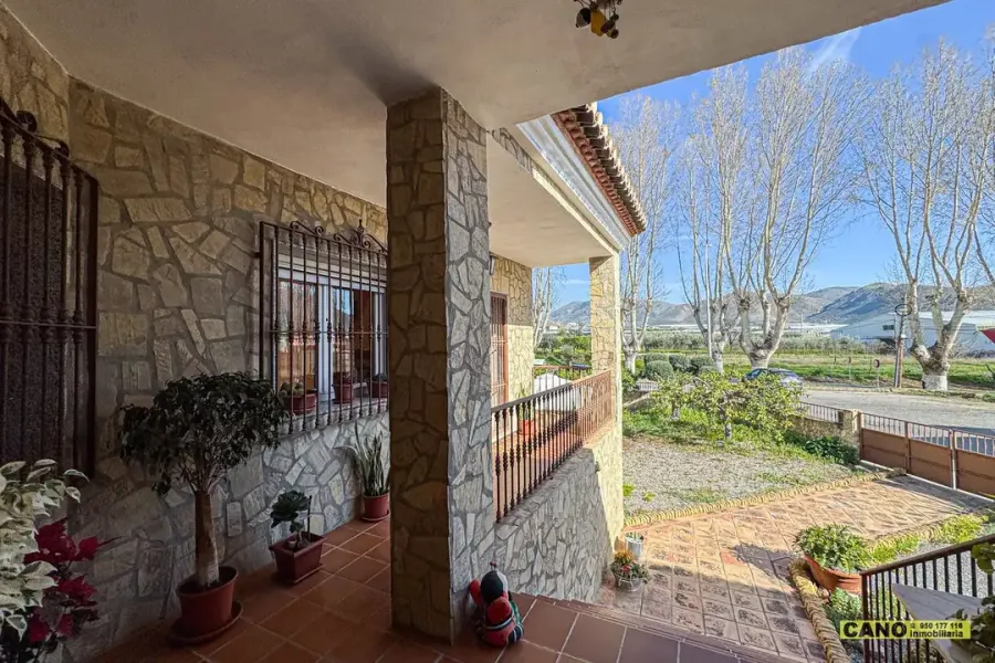 Spacious 4 Bedroom Chalet with Land in Tranquil Berja, Spain - Image 2