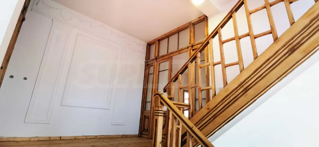 Spacious, Fully Furnished Apartment in Plovdiv Center - Image 1