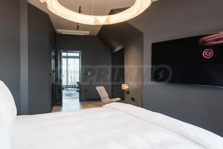 Luxury Varna Penthouse: Spa, Sea Views & Style - Image 3