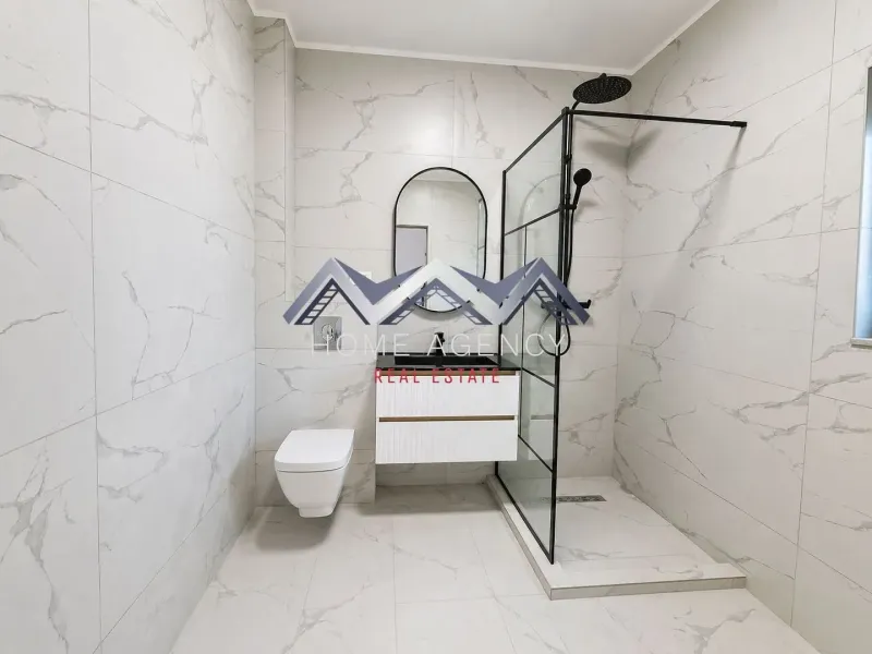 Spacious 4 Bedroom House in Otopeni with Modern Amenities - Image 1