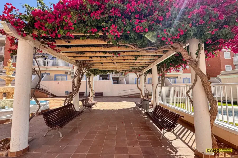 Apartment for sale in Roquetas de Mar - Image 1