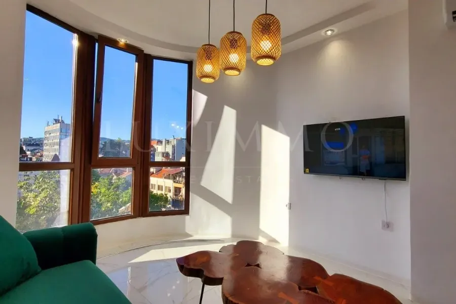 Stylish Fully Furnished 1-Bedroom Apartment in Varna's Center - Image 4