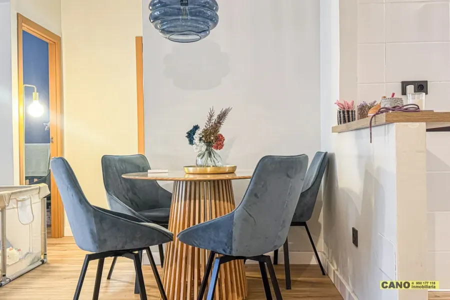 Spacious 3-Bedroom Apartment with Terrace in Prime Viator Location - Image 5