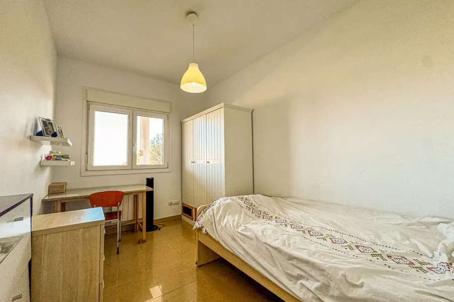 Spacious Chalet with Pool &amp; Stunning Valley &amp; Sea Views - Image 4