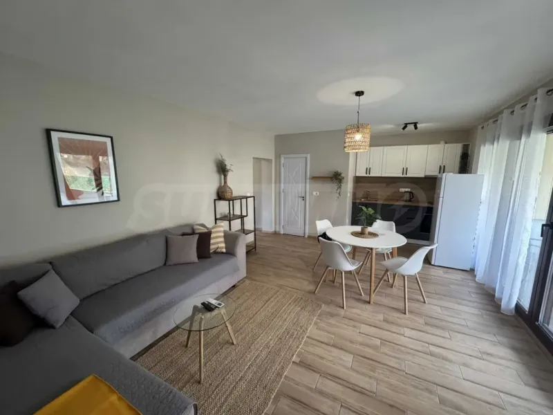 Stylish Varna Apartment with Parking - Image 5