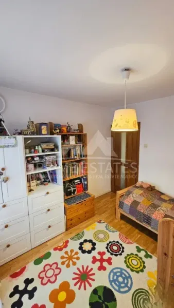 Spacious 3-Bedroom Apartment Near Tineretului Park, Bucharest - Image 1