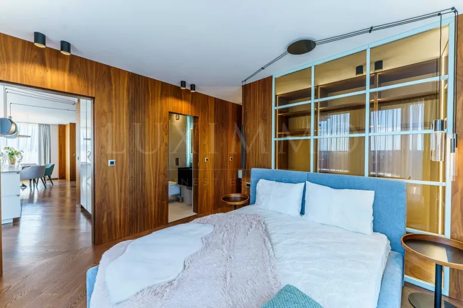 Luxury Maisonette with Mountain Views &amp; Two Parking Spaces - Image 2