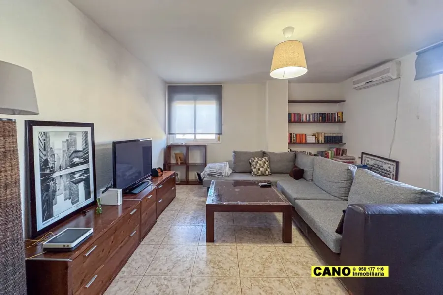 Spacious 3-Bedroom Apartment with Terrace in Central Aguadulce - Image 3