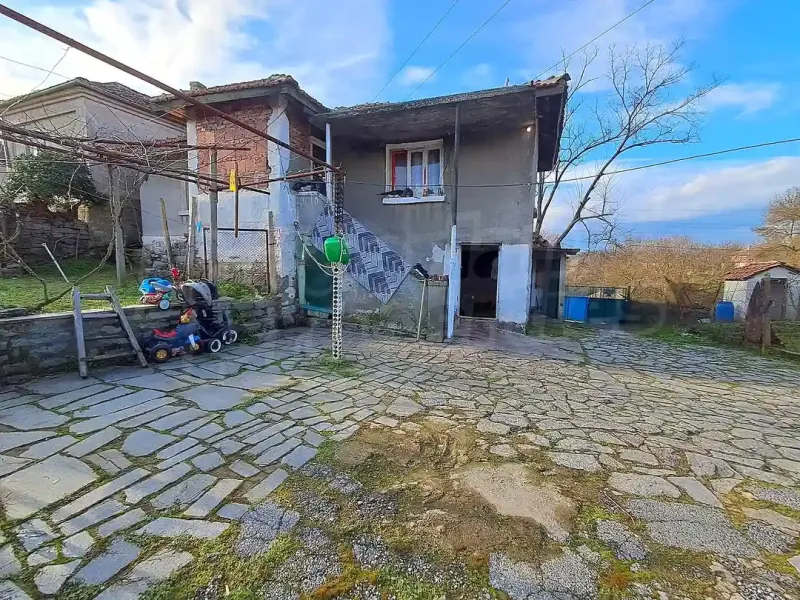 Spacious House with Garden in Granitovo Village, Bulgaria - Image 1