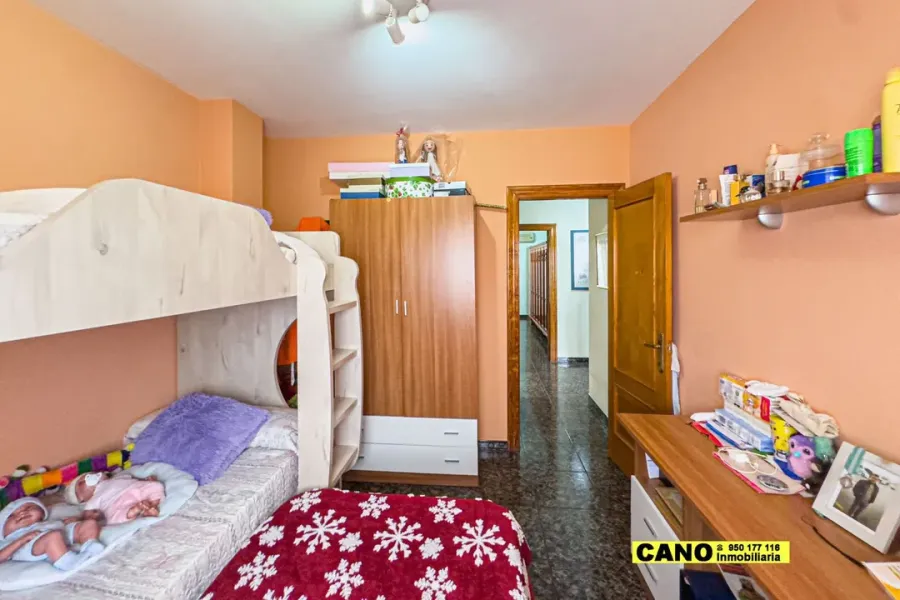 Spacious 5 Bedroom Villa with Solar & Private Sunroom for Sale - Image 3