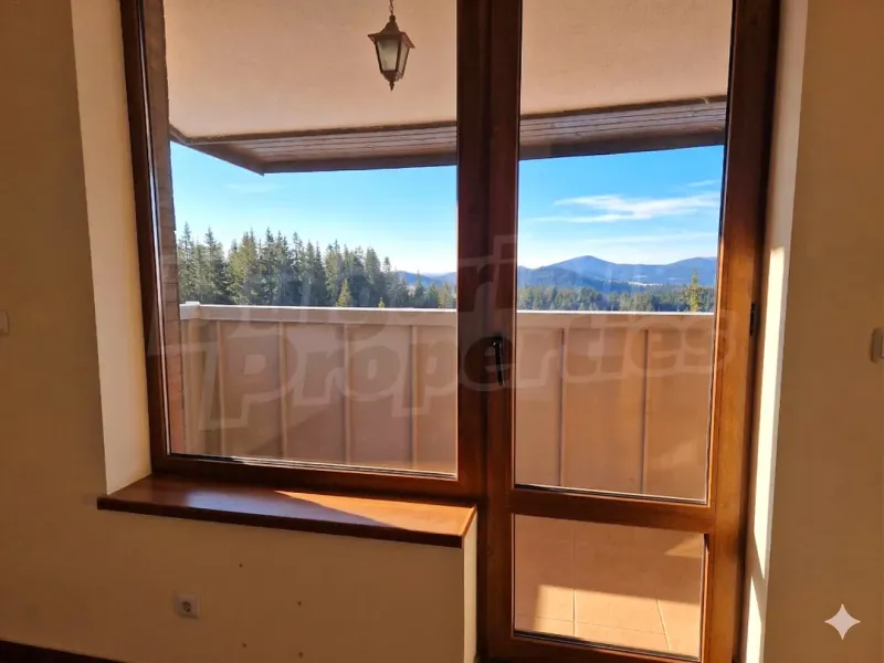 Panoramic One-Bedroom Apartment with Stunning Mountain Views in Pamporovo - Image 1