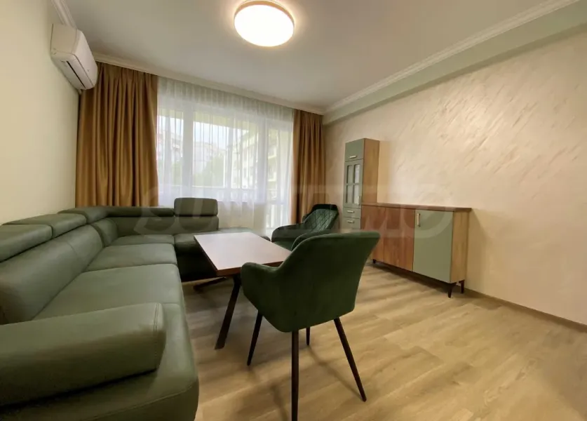 Stylish Two-Bedroom Apartment with Parking in Plovdiv - Image 3