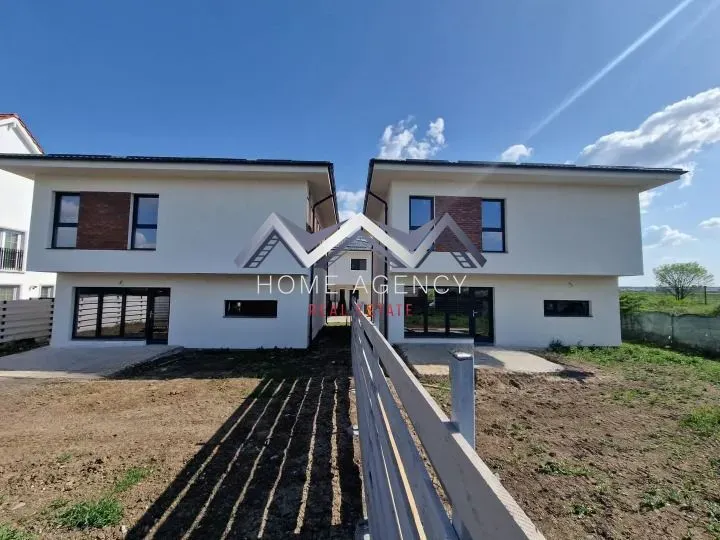 Spacious 4-Bedroom House in Otopeni with Modern Amenities - Image 5