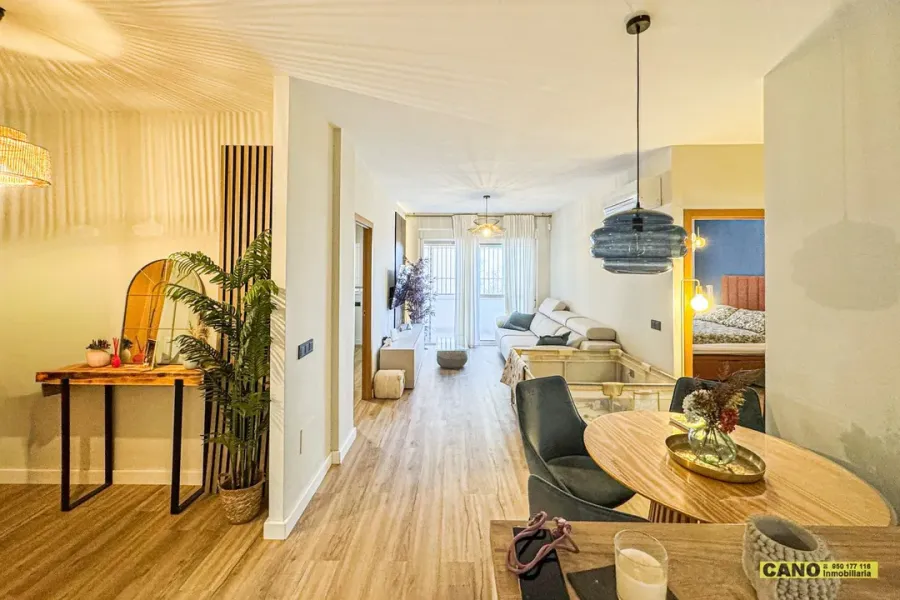 Spacious 3-Bedroom Apartment with Terrace in Prime Viator Location - Image 3