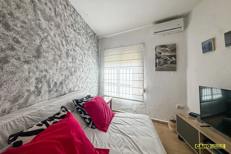 Spacious 5-Bedroom House in Almería with Stunning Terrace &amp; Dual Access - Image 5