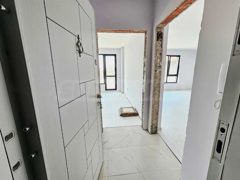 Spacious Varna Apartment with Panoramic Sea Views - Image 2