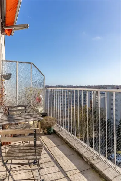 Uccle Center Apartment with Terraces & Breathtaking Brussels Views - Image 4