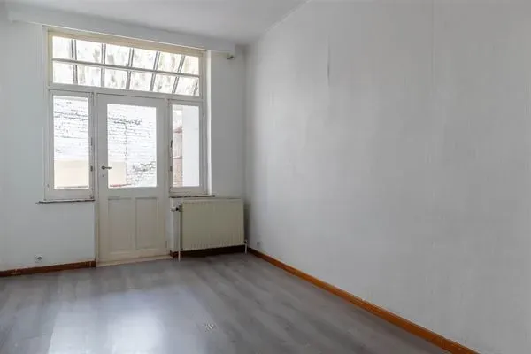 Spacious 5-Bedroom House Near Notre-Dame de Lourdes, Jette, Belgium - Image 4