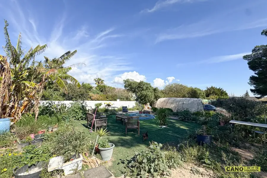 Spacious Cortijo with Pool & Garage in Níjar, Spain - Image 3