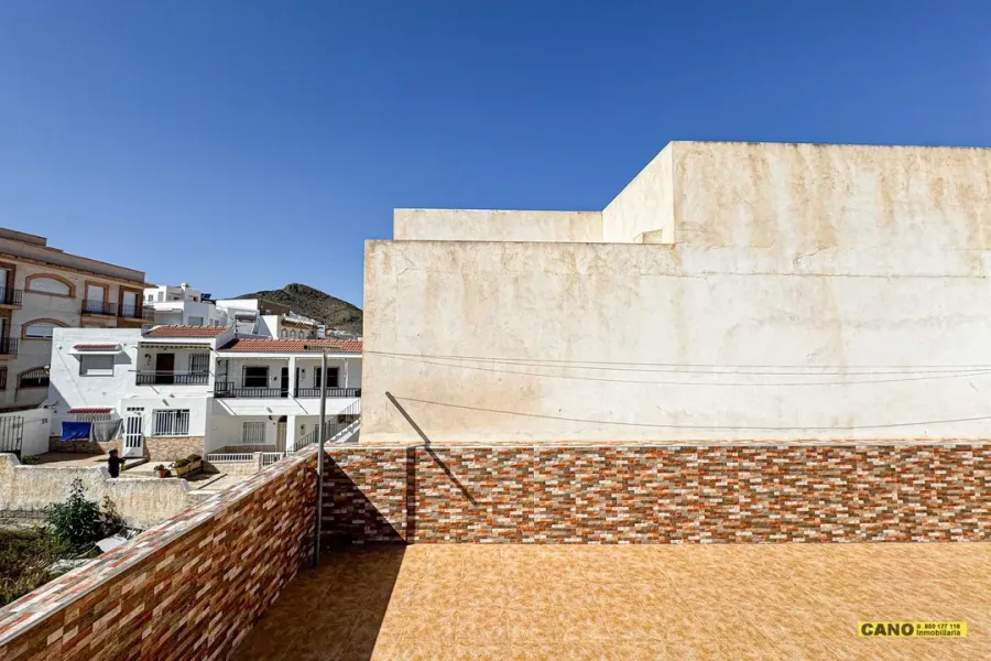 Spacious Apartment with Two Large Terraces Near the Sea in Carboneras - Image 5