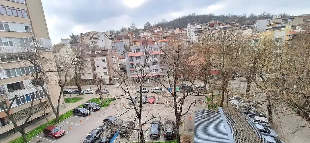 Spacious 2-Bedroom Apartment in Plovdiv Center - Bright & Renovated - Image 1