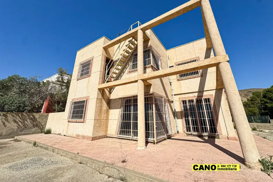 Spacious 5-Bedroom Chalet with Pool & BBQ in Huércal de Almería - Image 3